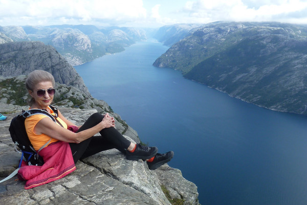 Urszula Krystina has included a gift to FOUR PAWS in her Will