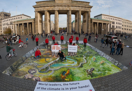 FOUR PAWS and Gregor Wosik in front of Brandenburger Gate